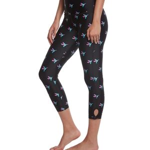Kate Spade x Beyond Yoga Hummingbird High Waist Capri leggings, Medium (A7)